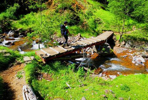 梅雨の晴れ間に絶景1泊山行 ~横岳~硫黄岳 梅雨の晴れ間に絶景1泊山行 ~横岳~硫黄岳