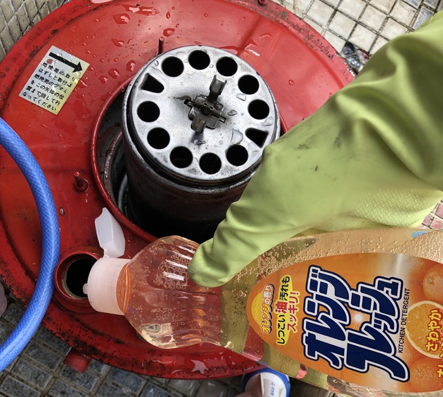 【フジカ殿メンテナンス②】とりあえず100均耐水ペーパーで磨きます。 【フジカ殿メンテナンス②】とりあえず100均耐水ペーパーで磨きます。