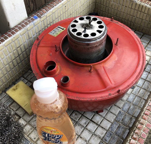 【フジカ殿メンテナンス②】とりあえず100均耐水ペーパーで磨きます。 【フジカ殿メンテナンス②】とりあえず100均耐水ペーパーで磨きます。
