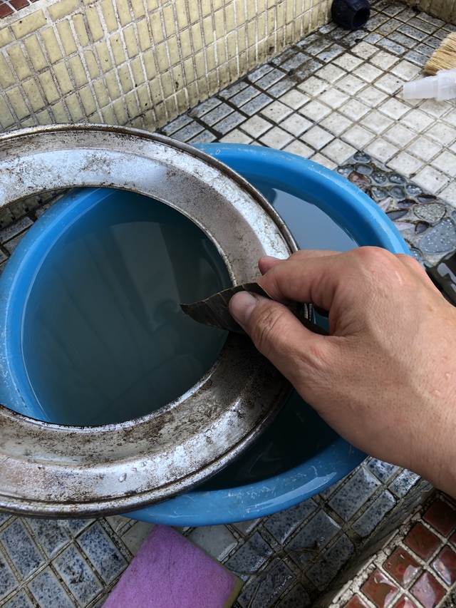 【フジカ殿メンテナンス②】とりあえず100均耐水ペーパーで磨きます。 【フジカ殿メンテナンス②】とりあえず100均耐水ペーパーで磨きます。