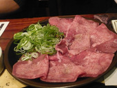 焼肉 小倉優子