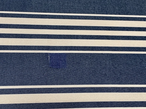 ベンチに穴が空いちゃった ベンチに穴が空いちゃった