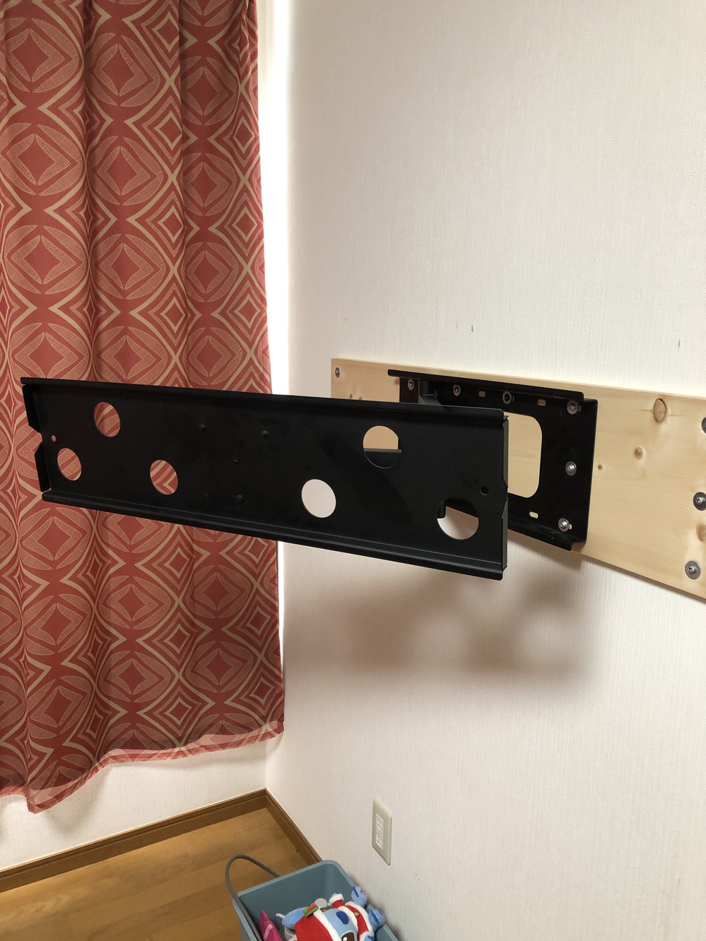 壁掛けにしよう。 壁掛けにしよう。