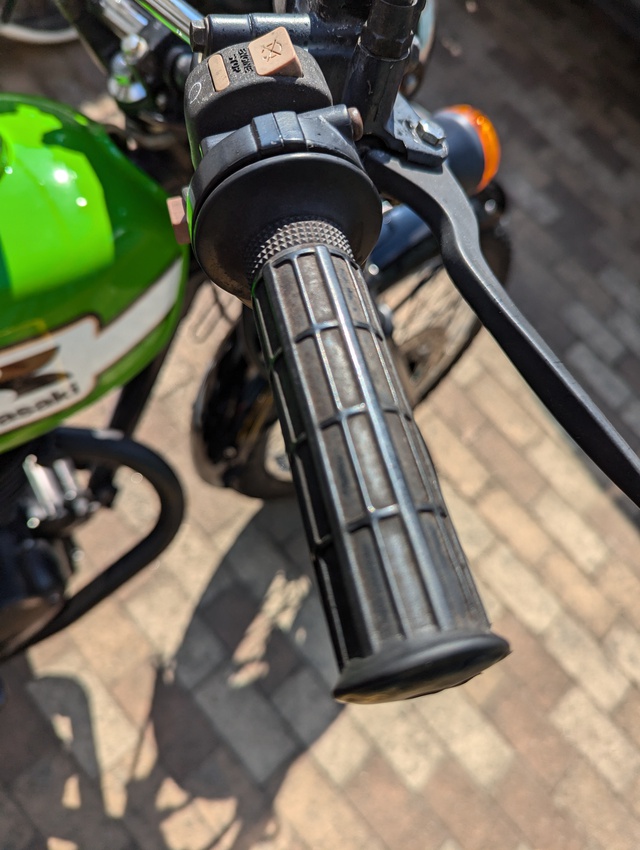 250TR~グリップ交換~ 250TR~グリップ交換~