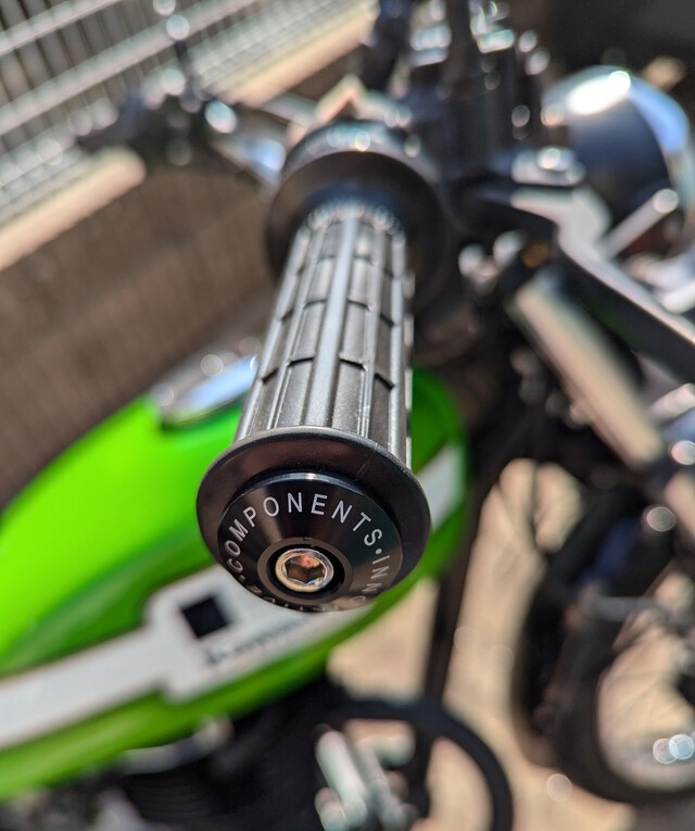 250TR~グリップ交換~ 250TR~グリップ交換~