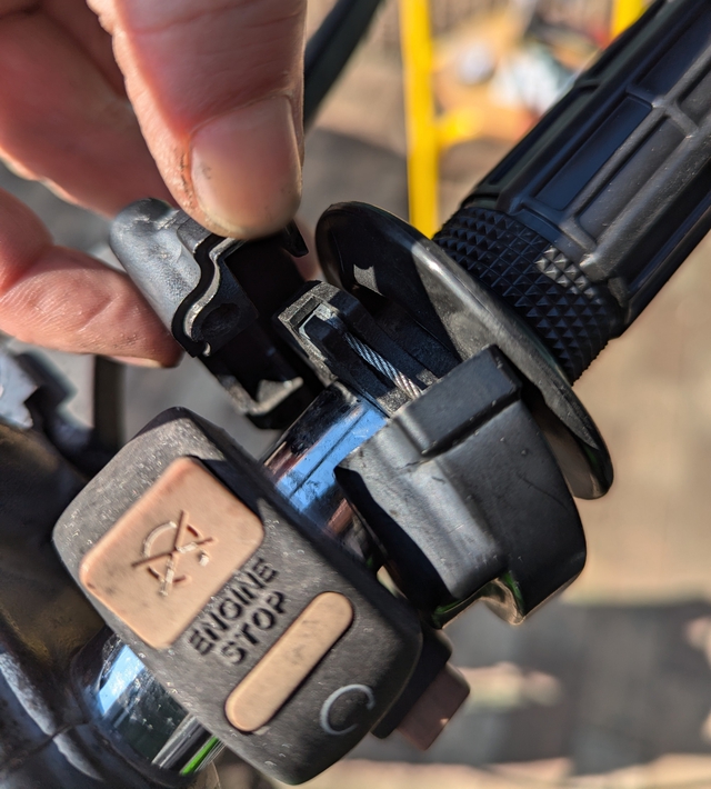 250TR~グリップ交換~ 250TR~グリップ交換~