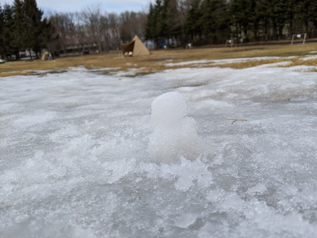 雪・・・・中キャンプ?に来てました。 雪・・・・中キャンプ?に来てました。