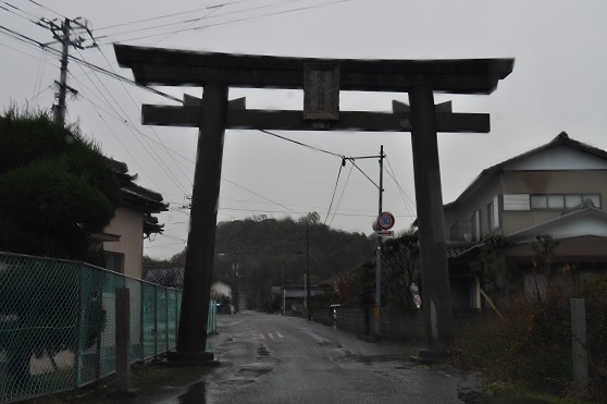 剣山街道の雪そして向麻山91.8m 剣山街道の雪そして向麻山91.8m