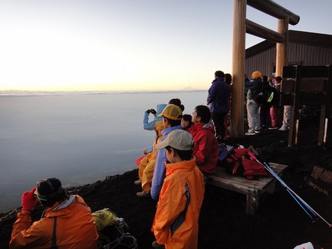 富士登山!山小屋~御来光
