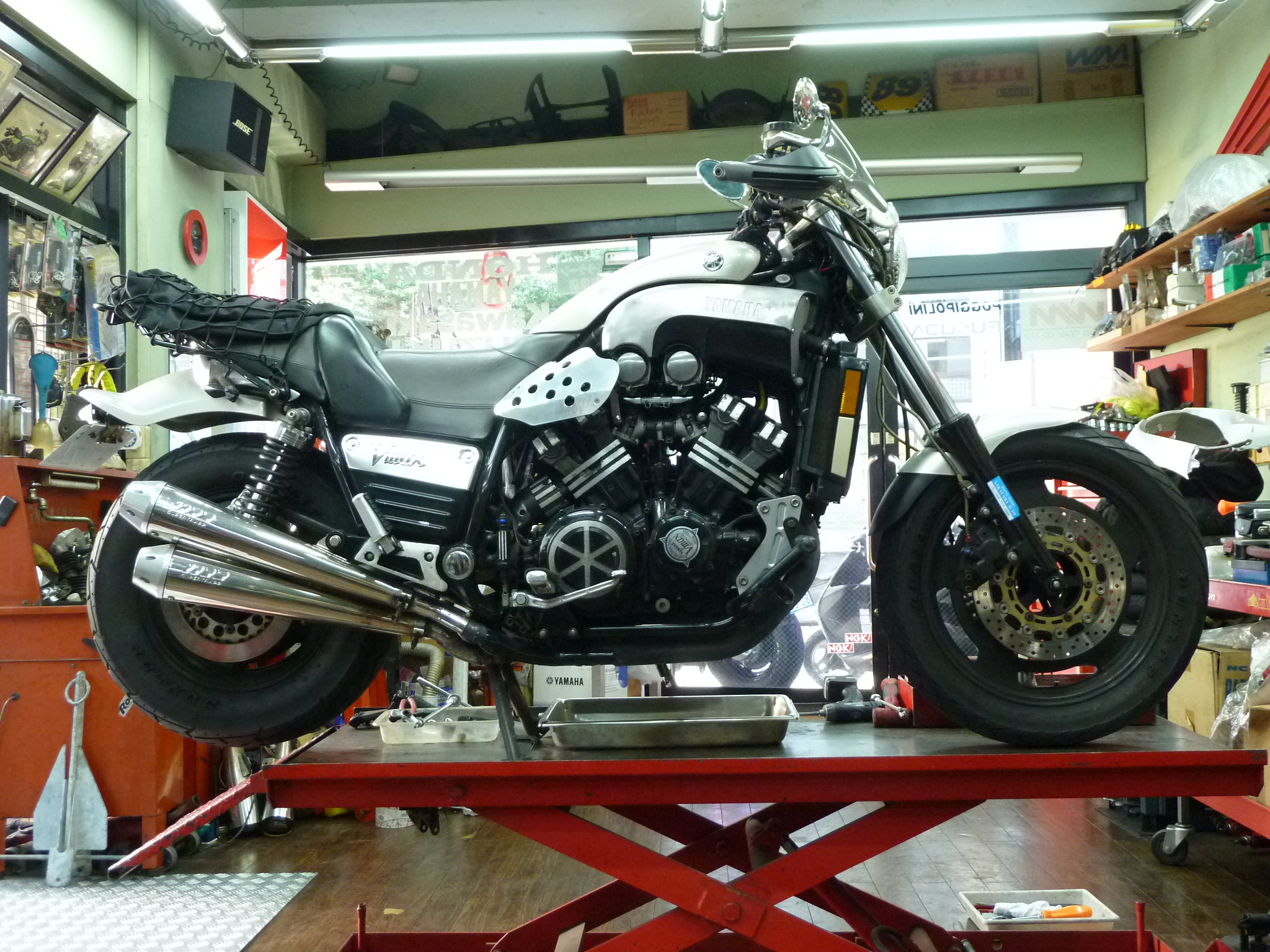 世田谷区のバイク屋モトアペックス:V-MAX1200 セルモーター異音 