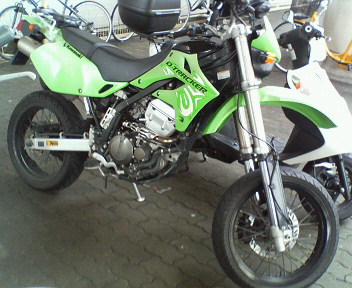 D-TRACKER