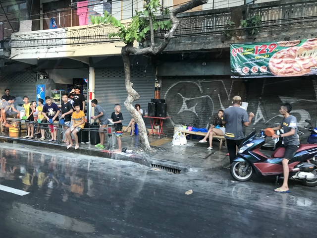 タイに行きタイ① タイに行きタイ①