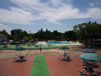 野田市総合公園でプール