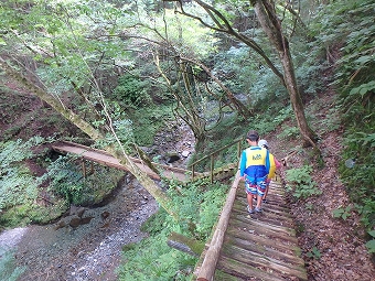 秋川の支流、奥多摩を流れる小坂志川の沢歩き