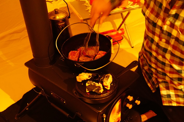 薪ストーブ フロンティアプラスでクリスマスキャンプ <料理編> 薪ストーブ フロンティアプラスでクリスマスキャンプ <料理編>