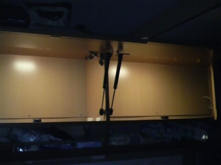 吊り戸棚LED照明