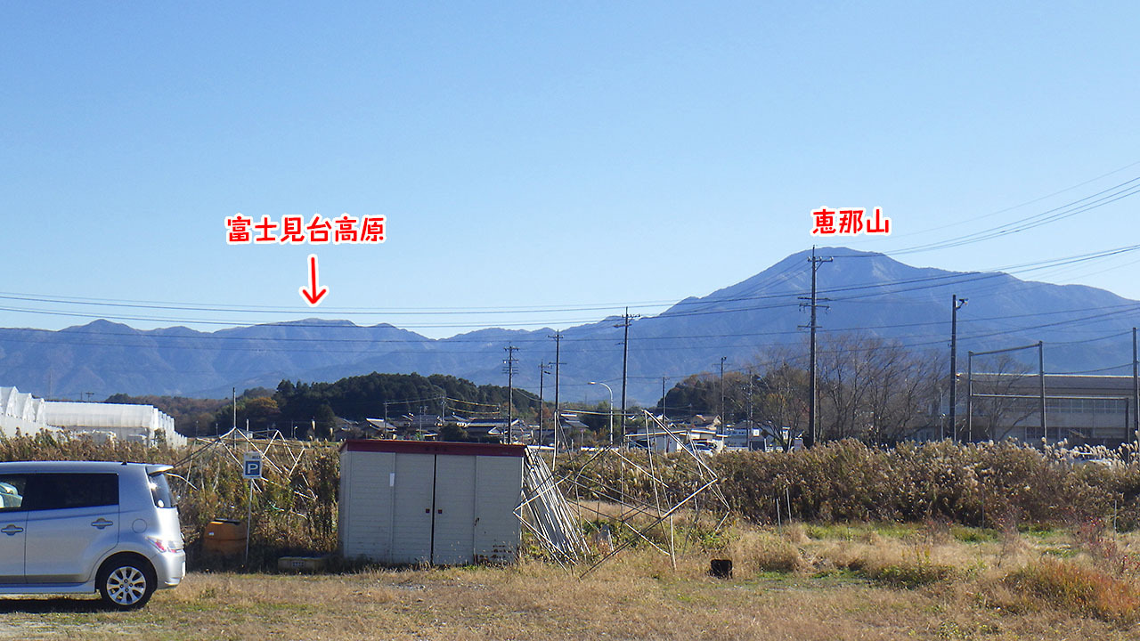クルマからたったの1分、冬期解放小屋で1泊(2018.11.23〜24) クルマからたったの1分、冬期解放小屋で1泊(2018.11.23〜24)