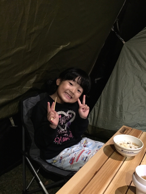 ひなもりオートキャンプ場2日目、強風でタープのサブポールがポッキリと!! ひなもりオートキャンプ場2日目、強風でタープのサブポールがポッキリと!!