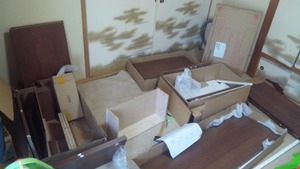 組み立て…。