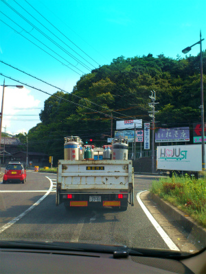 とっとで、おっとっと…