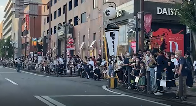 七夕祭りオープニングパレード (ブンブンと手を振るんだよ) 七夕祭りオープニングパレード (ブンブンと手を振るんだよ)