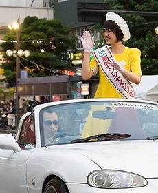 七夕祭りオープニングパレード(織姫は何を教えたか) 七夕祭りオープニングパレード(織姫は何を教えたか)