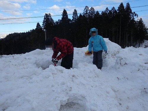 最後の締めは雪遊びっ!~そしてスキーへ