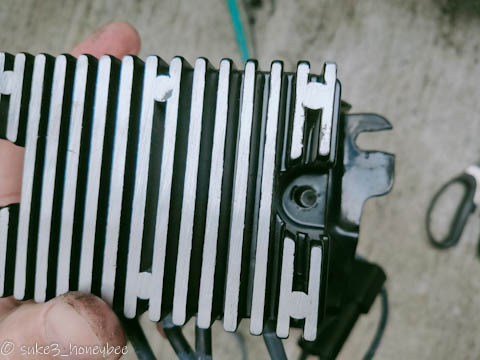 バイクのレギュレーターの交換 バイクのレギュレーターの交換