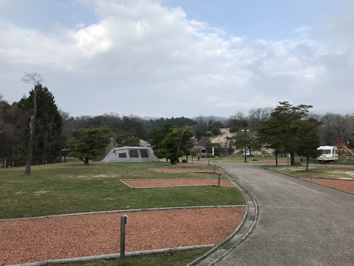 4 朝のキャンプ場 4 朝のキャンプ場