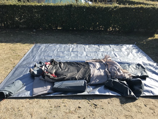 テントを広げた テントを広げた