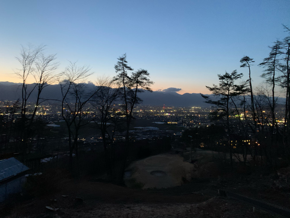 夜景と北アルプスを望むキャンプ場へ【まつもと里山キャンプ場】(3月20日〜) 夜景と北アルプスを望むキャンプ場へ【まつもと里山キャンプ場】(3月20日〜)