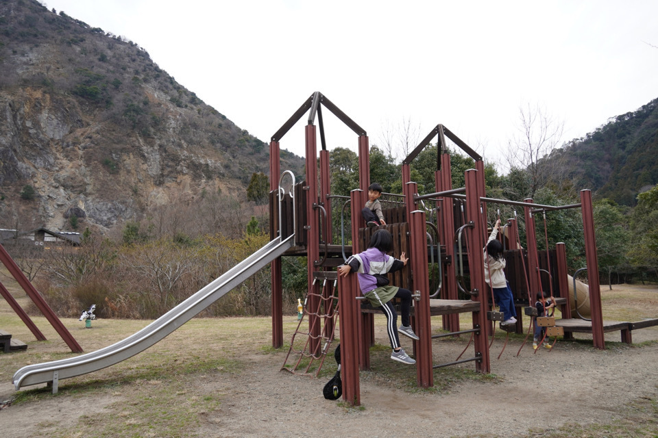 冬キャンプは抜群の高規格キャンプ場へ!!【青川峡キャンピングパーク】(3月7日~) 冬キャンプは抜群の高規格キャンプ場へ!!【青川峡キャンピングパーク】(3月7日~)