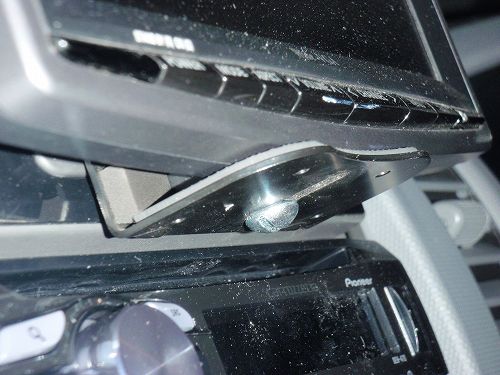 たった1本の、このネジのために・・・