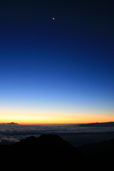 北アルプス縦走登山Ⅱ 雲海の日の出