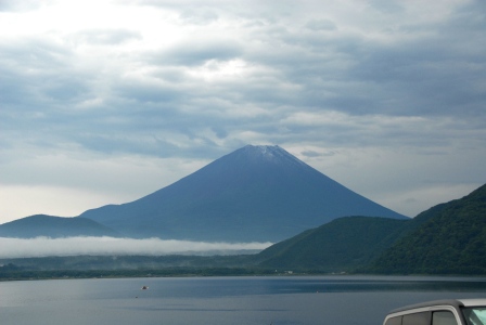 「日本一のお山」の麓には「日本一の湖」がありましたる（＾＾）