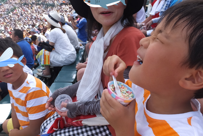 家族4人で甲子園 高校野球を観戦 家族4人で甲子園 高校野球を観戦