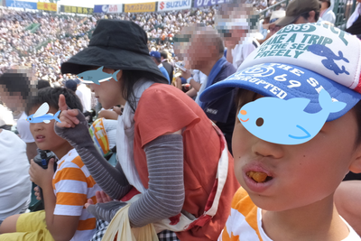 家族4人で甲子園 高校野球を観戦 家族4人で甲子園 高校野球を観戦