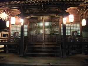 子供が当人子 貴重な神事を体験 子供が当人子 貴重な神事を体験