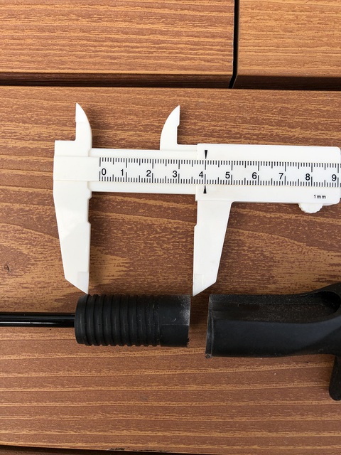 余裕をみて40mm余して切断した。