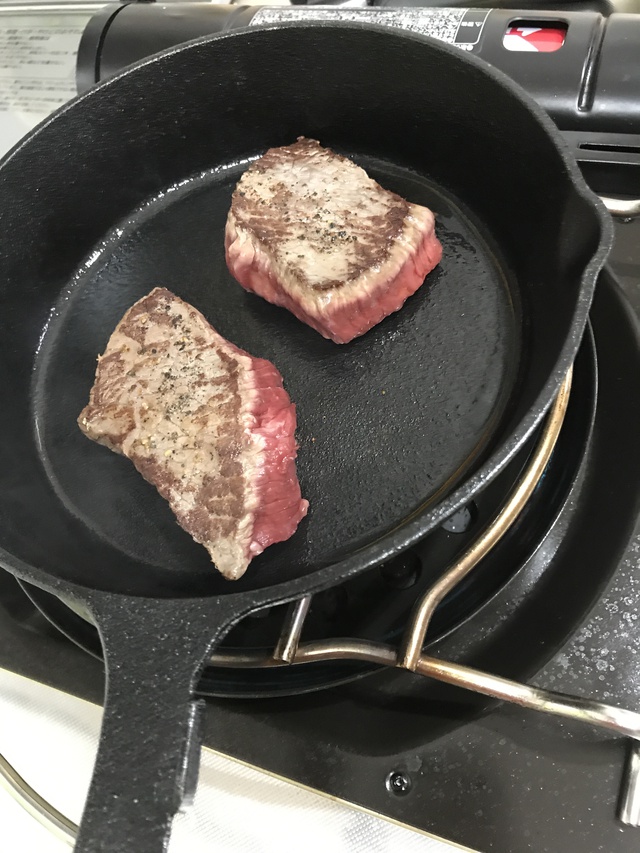 スキレットdeおにく、、、大しっぱい! スキレットdeおにく、、、大しっぱい!