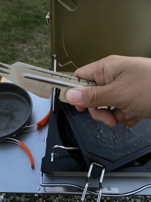 【使ってみた】ビーパル付録 肉専用?ソロトング 兼フォークandナイフ 【使ってみた】ビーパル付録 肉専用?ソロトング 兼フォークandナイフ