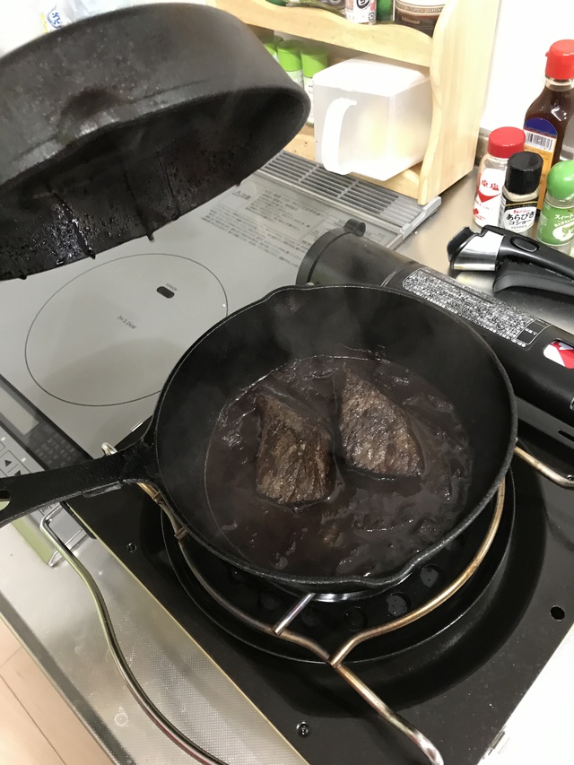 スキレットdeおにく、、、大しっぱい! スキレットdeおにく、、、大しっぱい!