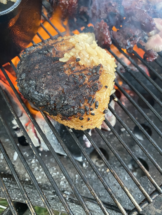 今日も外ご飯ダァ!【焼おにぎり】 今日も外ご飯ダァ!【焼おにぎり】