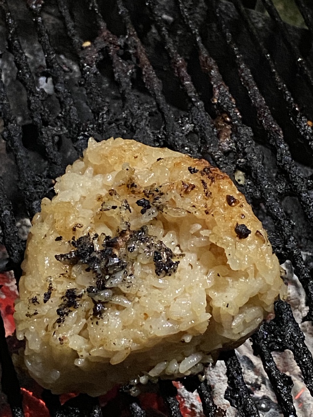 今日も外ご飯ダァ!【焼おにぎり】 今日も外ご飯ダァ!【焼おにぎり】