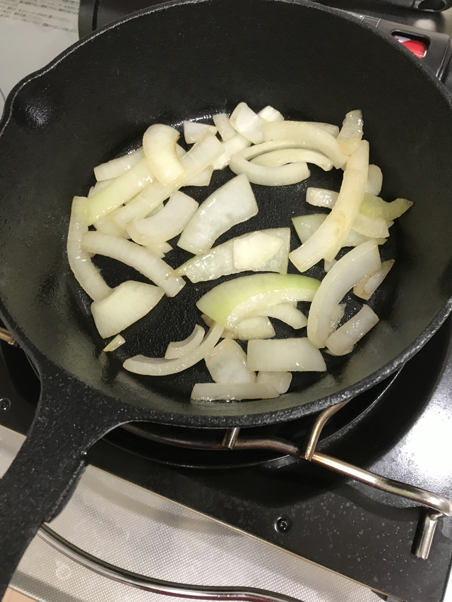スキレットdeおにく、、、大しっぱい! スキレットdeおにく、、、大しっぱい!