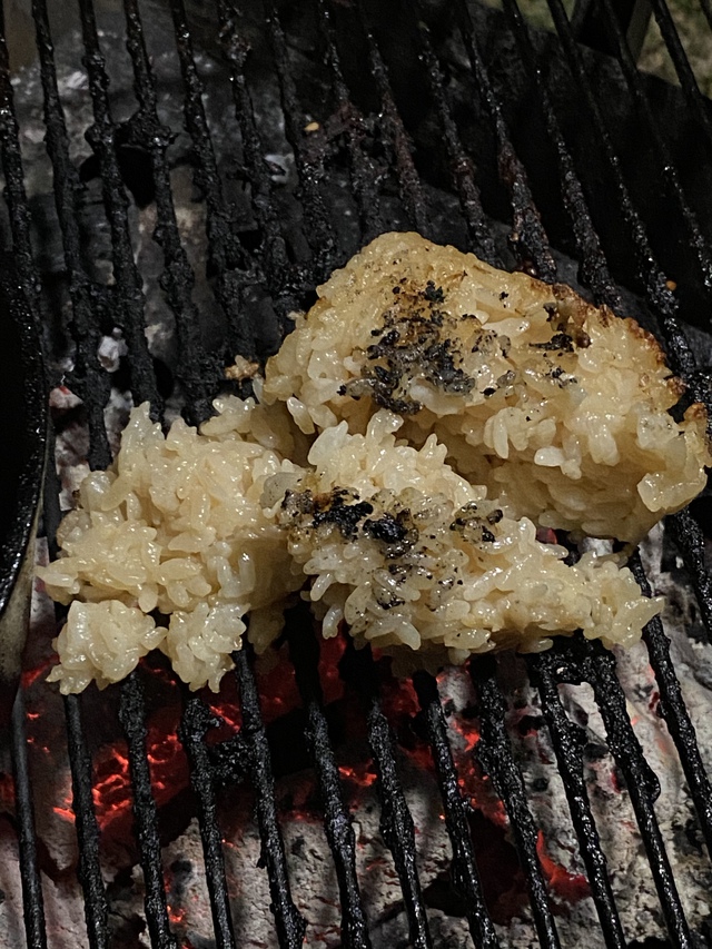 今日も外ご飯ダァ!【焼おにぎり】 今日も外ご飯ダァ!【焼おにぎり】