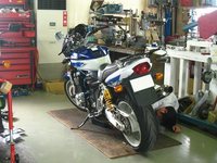 バイク屋へ・・・