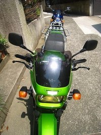 バイク屋へ・・・