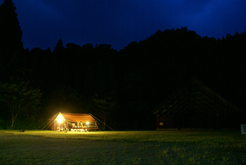 岩屋キャンプ場の夜、レクタL