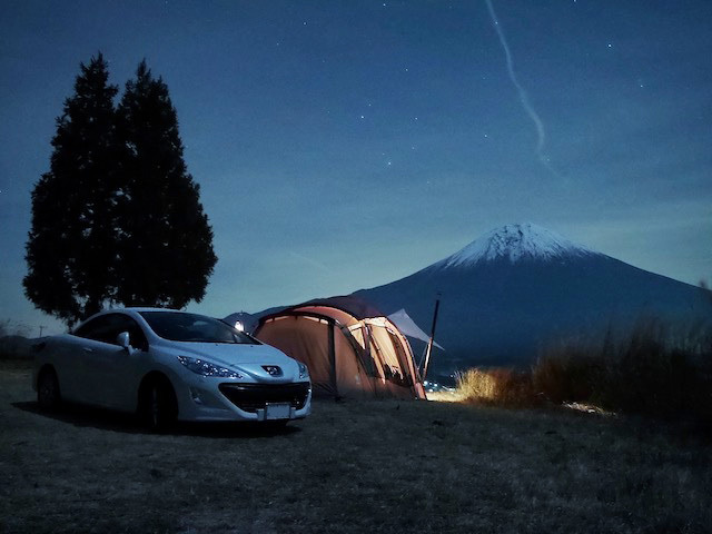 絶景と雪と嵐のキャンプ。大自然を満喫「富士山YMCA グローバル・エコ・ヴィレッジ」